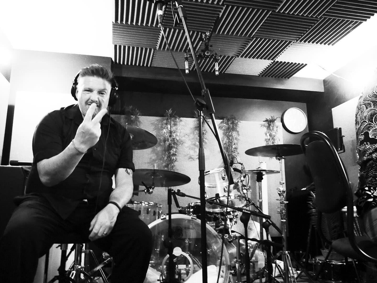 We've been back in the studio! We're currently recording our 3rd EP for you lovely people, and to prove it, here's Dave in the studio showing the universal gesture for "we love you please stream our new EP"